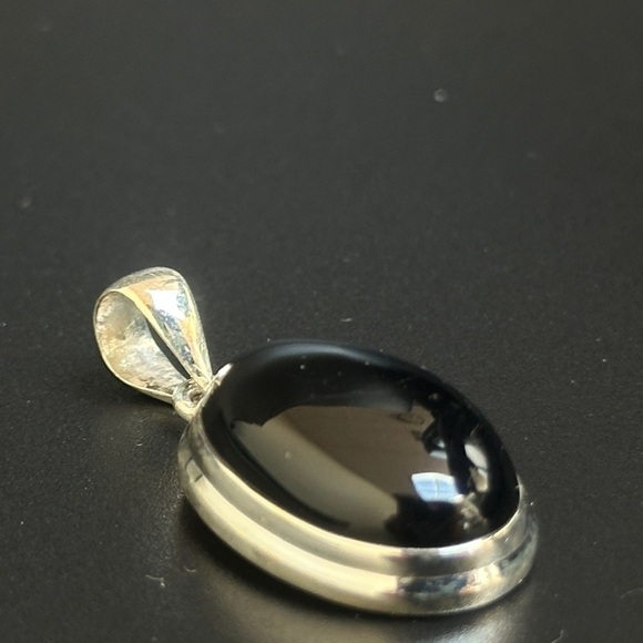 Classic Black Onyx Pendant - Oval Shape - Picture 5 of 6